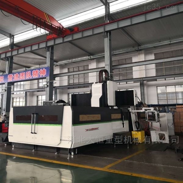 動(dòng)台式數(shù)控龍門(men)銑床